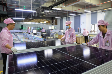 DAH Solar produk global yang dipatenkan Modul PV Layar Penuh Bagaimana cara memproduksinya?
