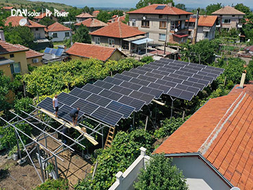 Rumah tangga Bulgaria dengan proyek pembangkit listrik 30KW Sistem Rumah Tenaga Surya On-Grid