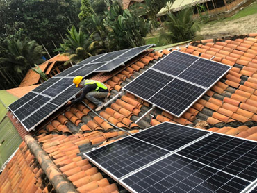 Sistem PV Off-grid 5KW Ekuador —— Modul PV Solar 540W DAH